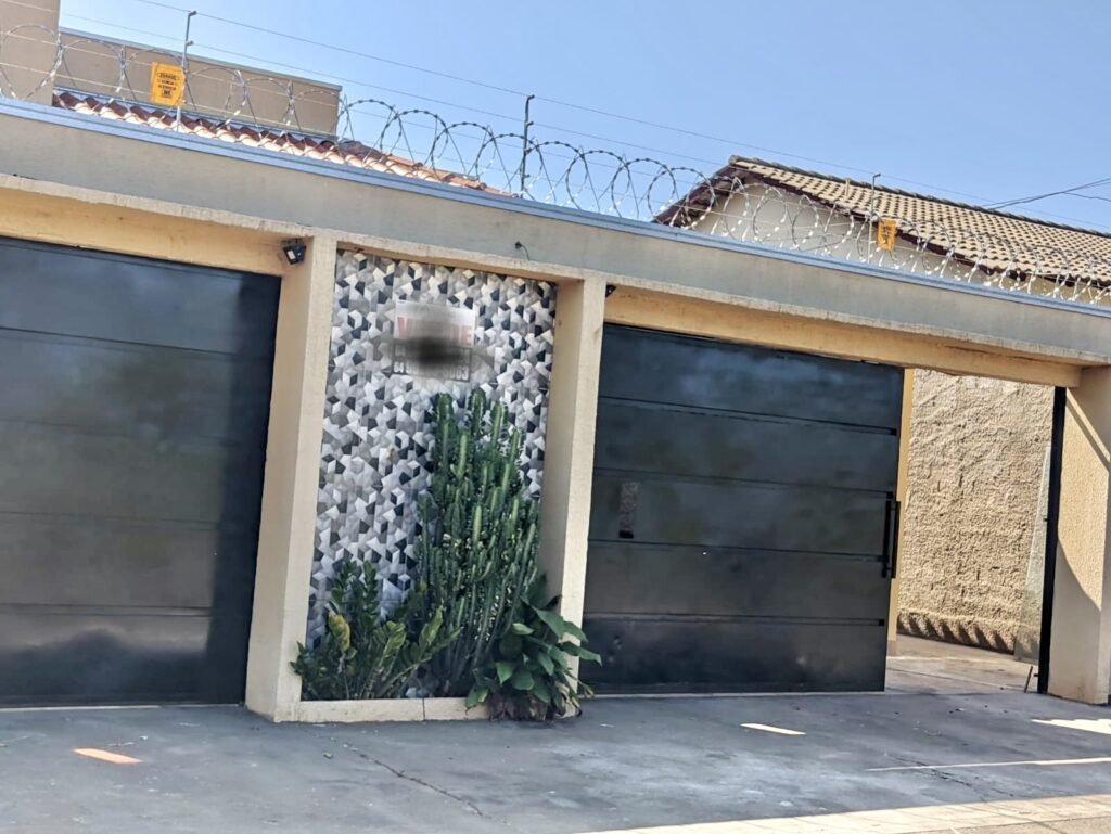 1263DF69-3EBC-494D-AA78-B855EB658F80