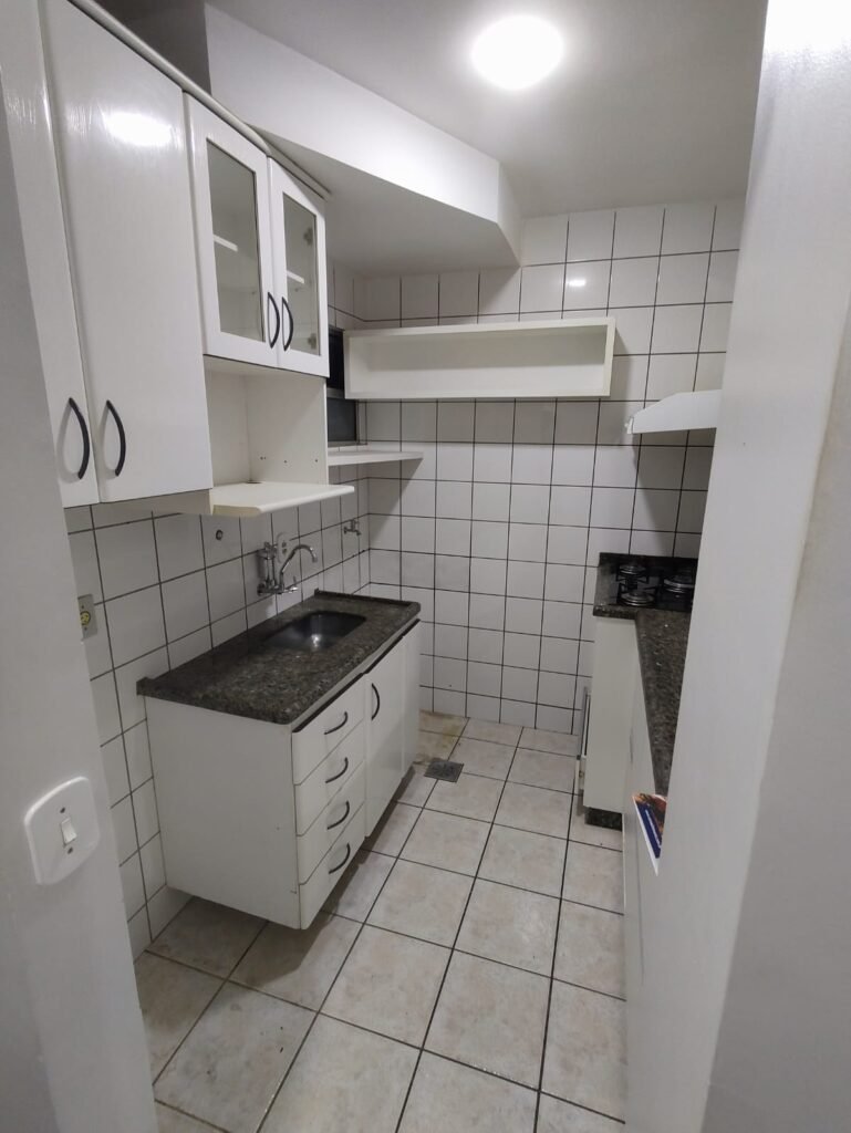 16E0A8E1-D9E3-4656-9946-97FAD13C207D