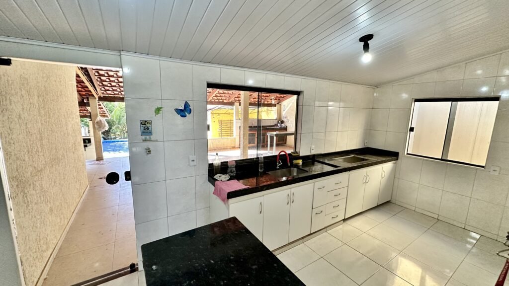 16E1B40C-15E1-40D4-AD8A-AAB90960C7AA