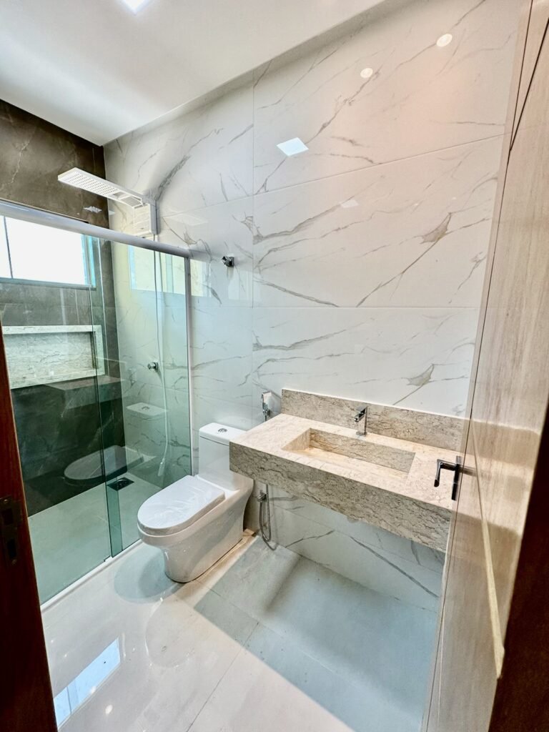 3CF8EE5C-00A1-4491-9555-5A013B56C63D