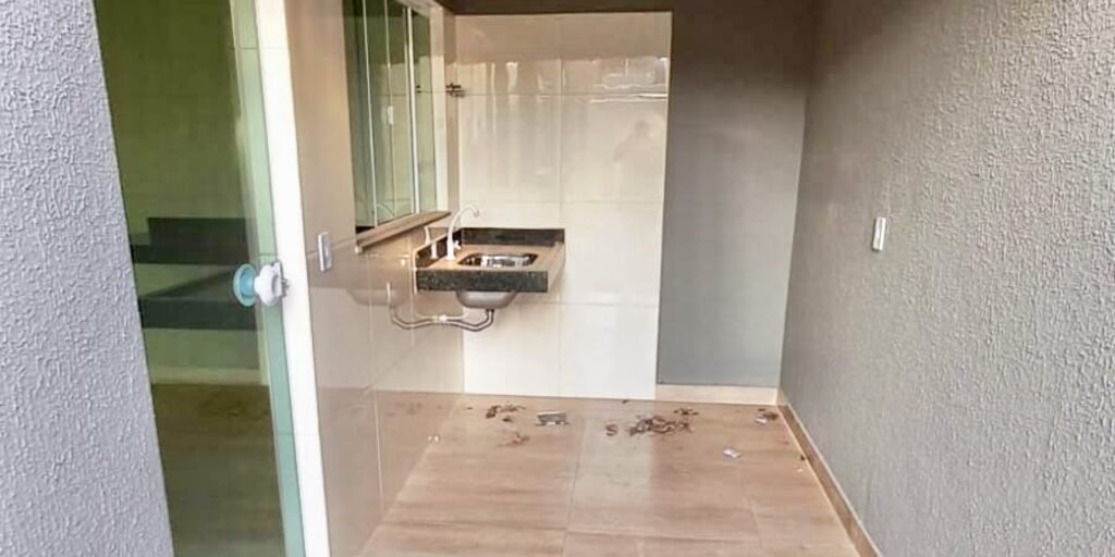 99F72C3E-0F98-454B-957A-E37455AB71E2