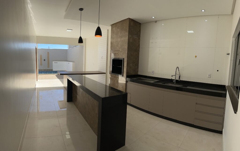 BB01E535-A22B-4161-99CE-A06FD6D160B9