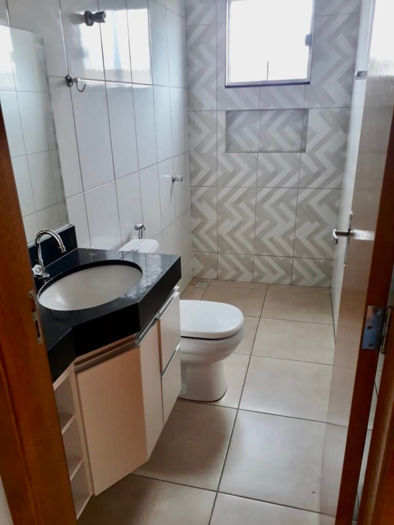 D0BB968A-F6CE-48F5-BBF0-53AC569E3A3E