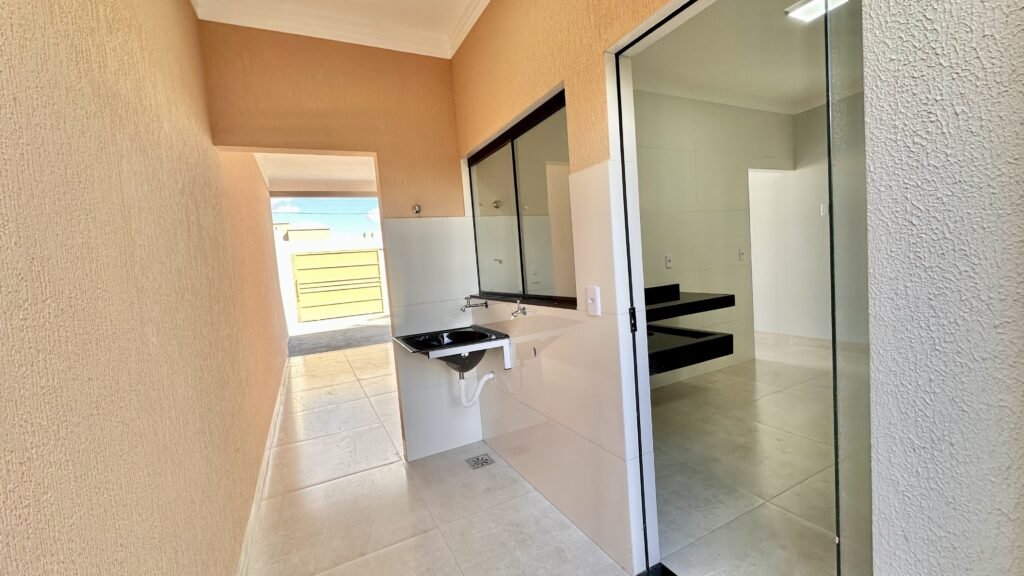 D474B9CE-AA6E-415D-9CDC-585A871C2A39