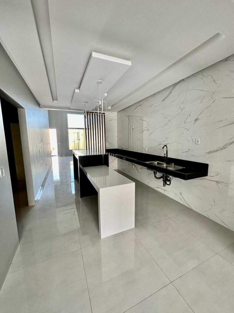 E05D08D3-089D-4915-8DB2-188AA05E2074