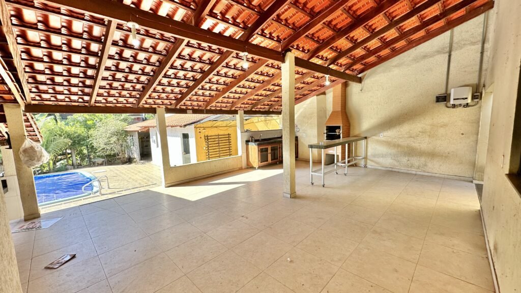 F8F2A1BC-21F3-4CB5-8E40-258E4BD70017